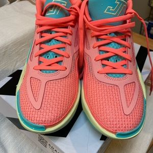 New- in box- verified authentic Jordan Tatum pink lemonade size 8.5